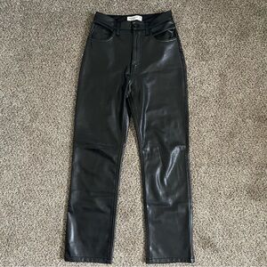 Abercrombie & Fitch The 90’s straight ultra high rise vegan leather pants